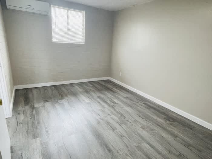 1021 East Spring Street – photo 4