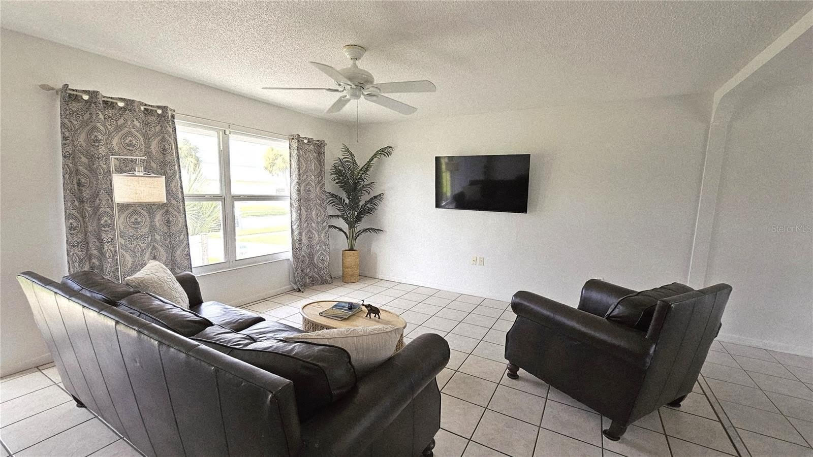 13398 BALLON Avenue – photo 3