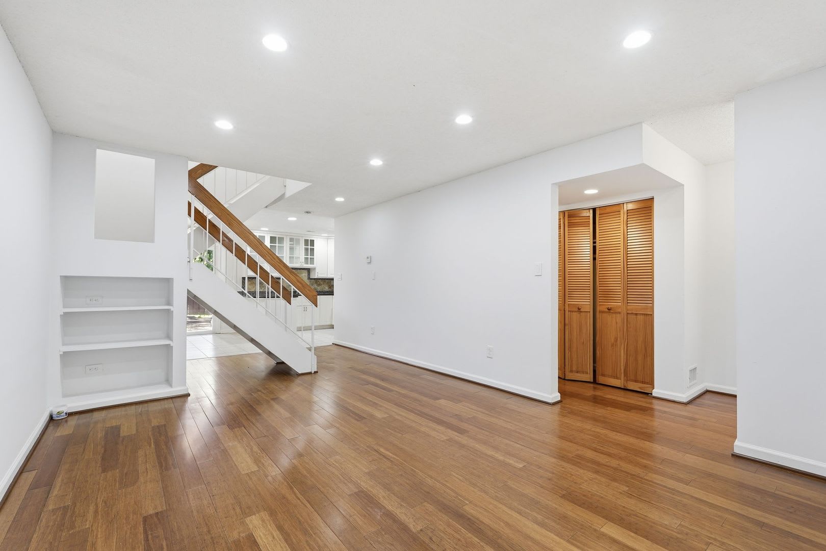 Welcome to Your New Home at 2366 Southgate Square! – photo 4