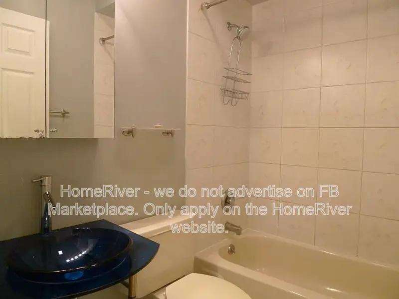 2140 W Jackson Blvd – photo 4