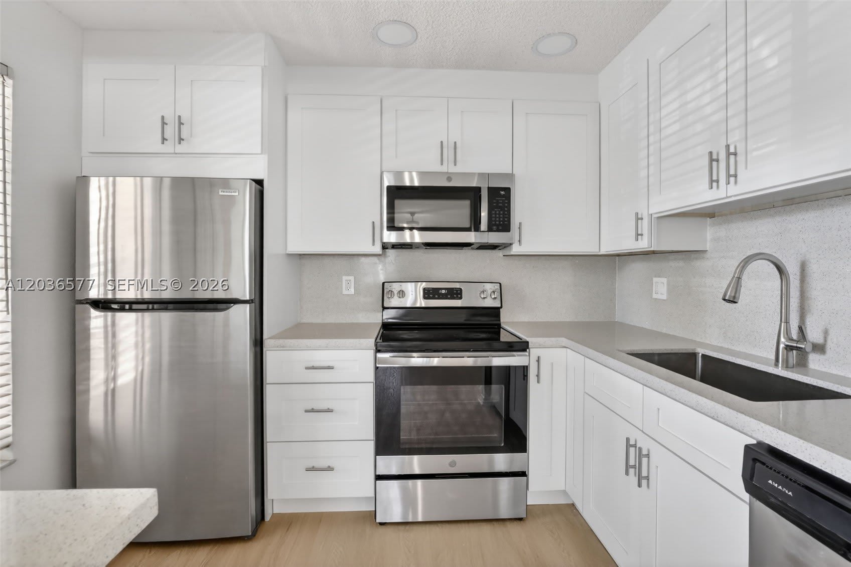 11931 NW 11th St – photo 2