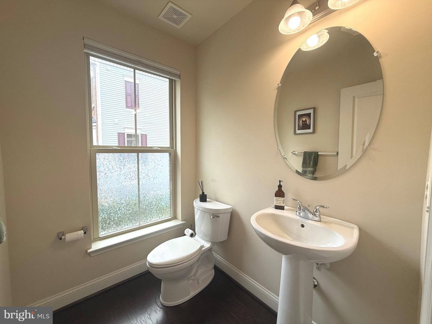 Townhome in Annapolis Gated Community – photo 4