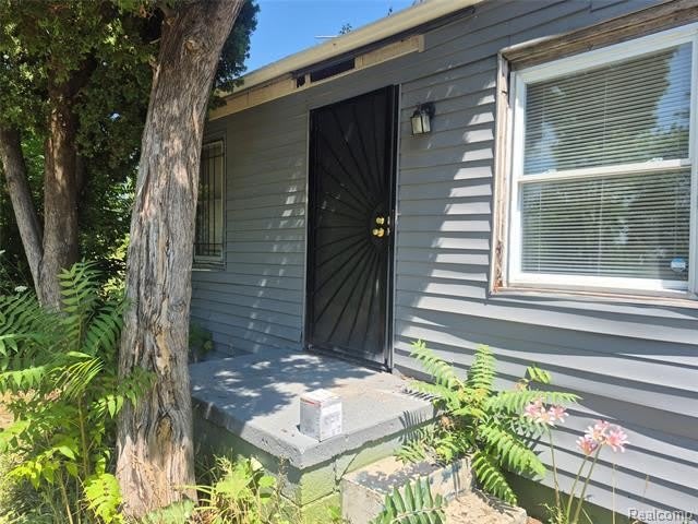 13500 Heyden Street – photo 1