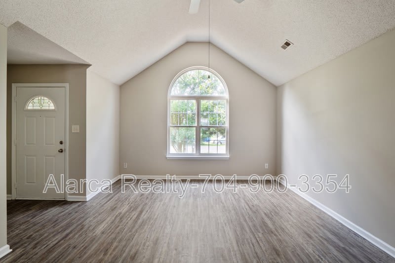 6532 David Ave – photo 2