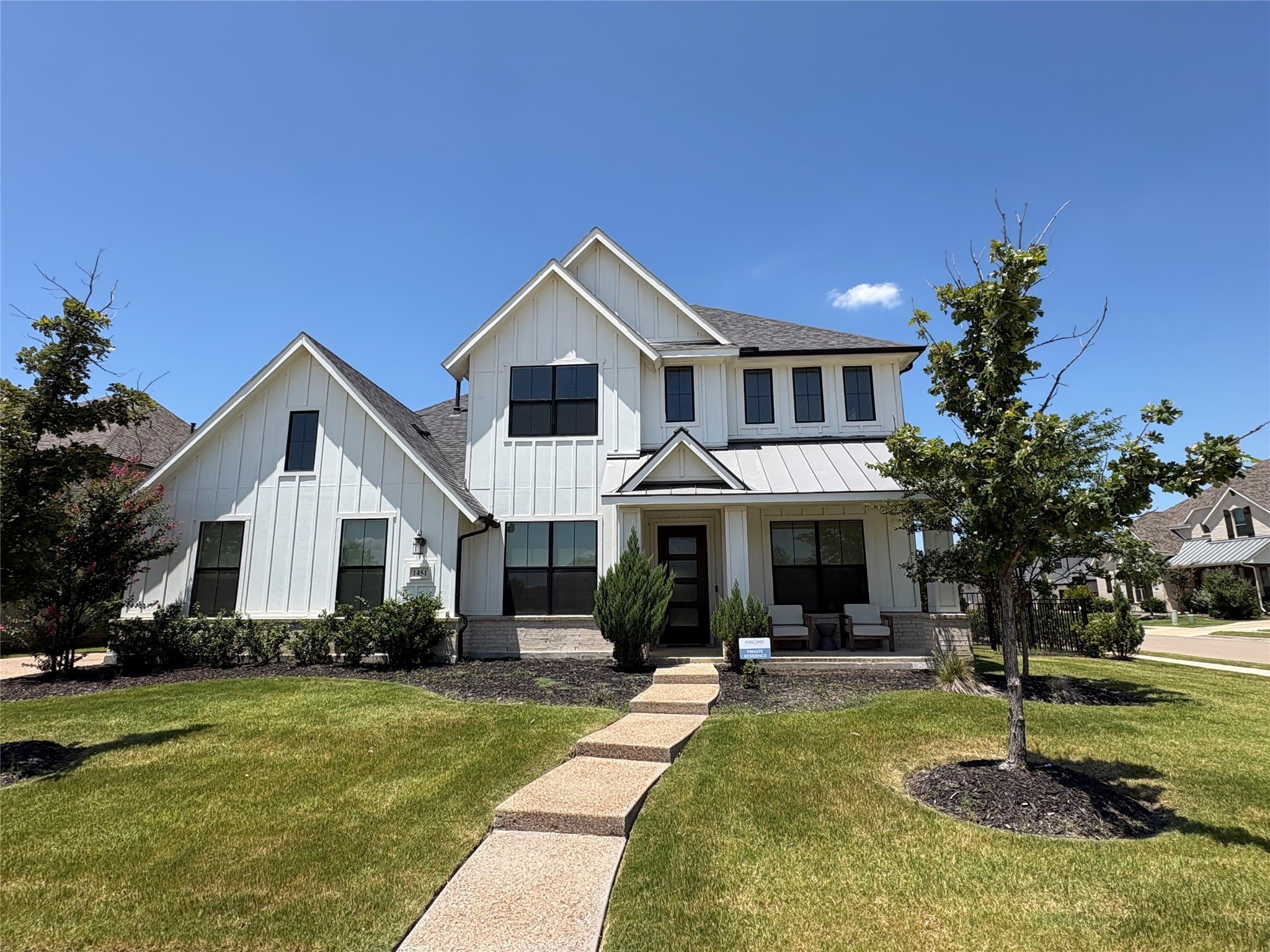 1451 Maplewood Drive – photo 1