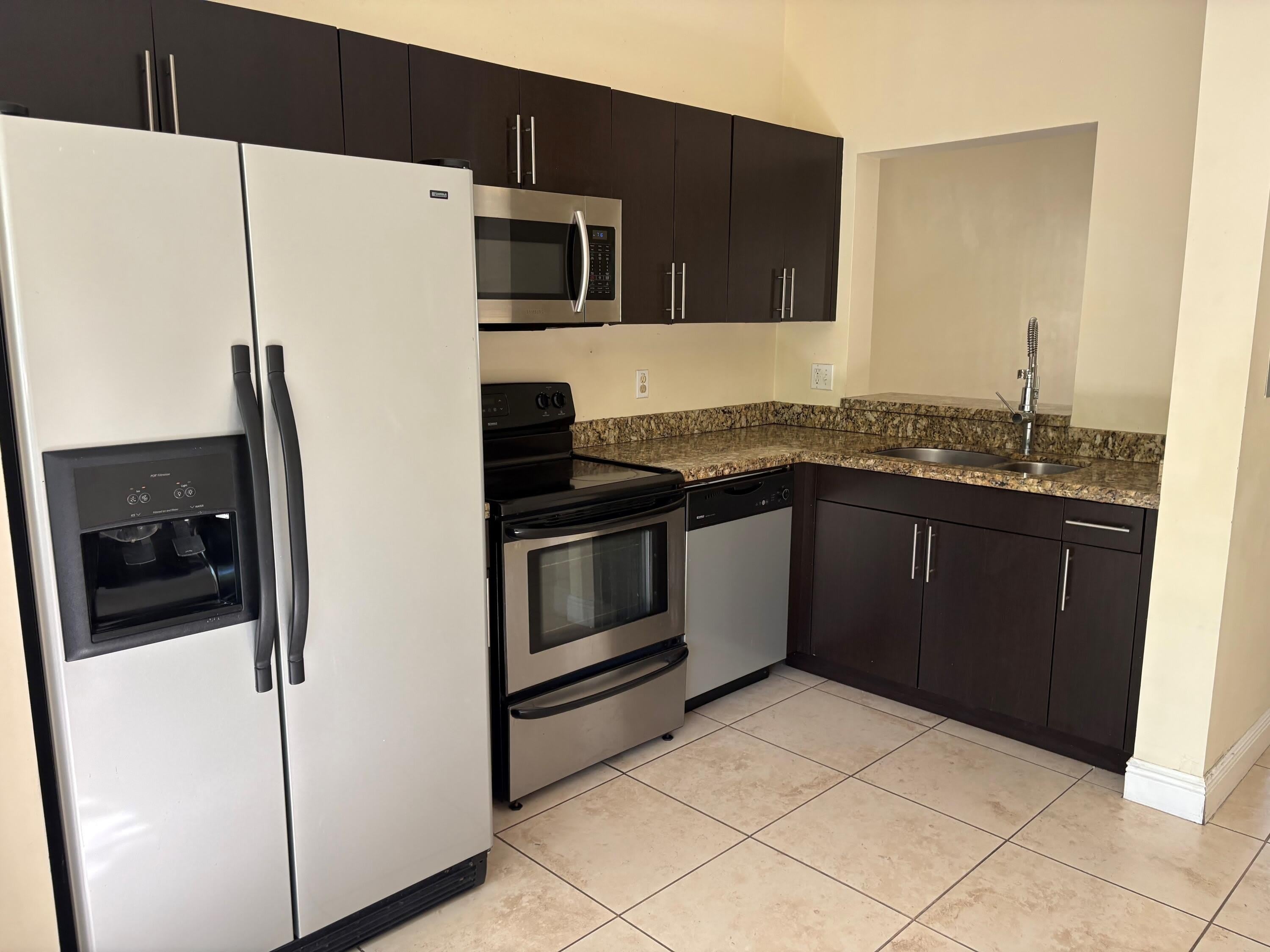 6235 SW 47TH Manor – photo 2