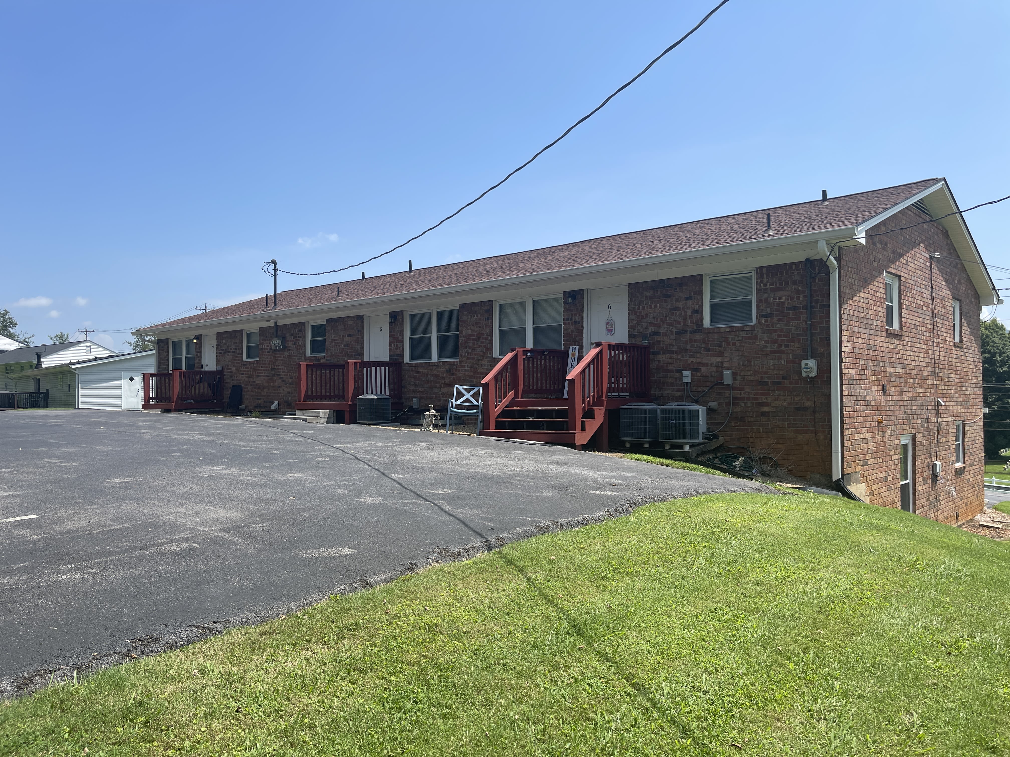 111 Della St – photo 2