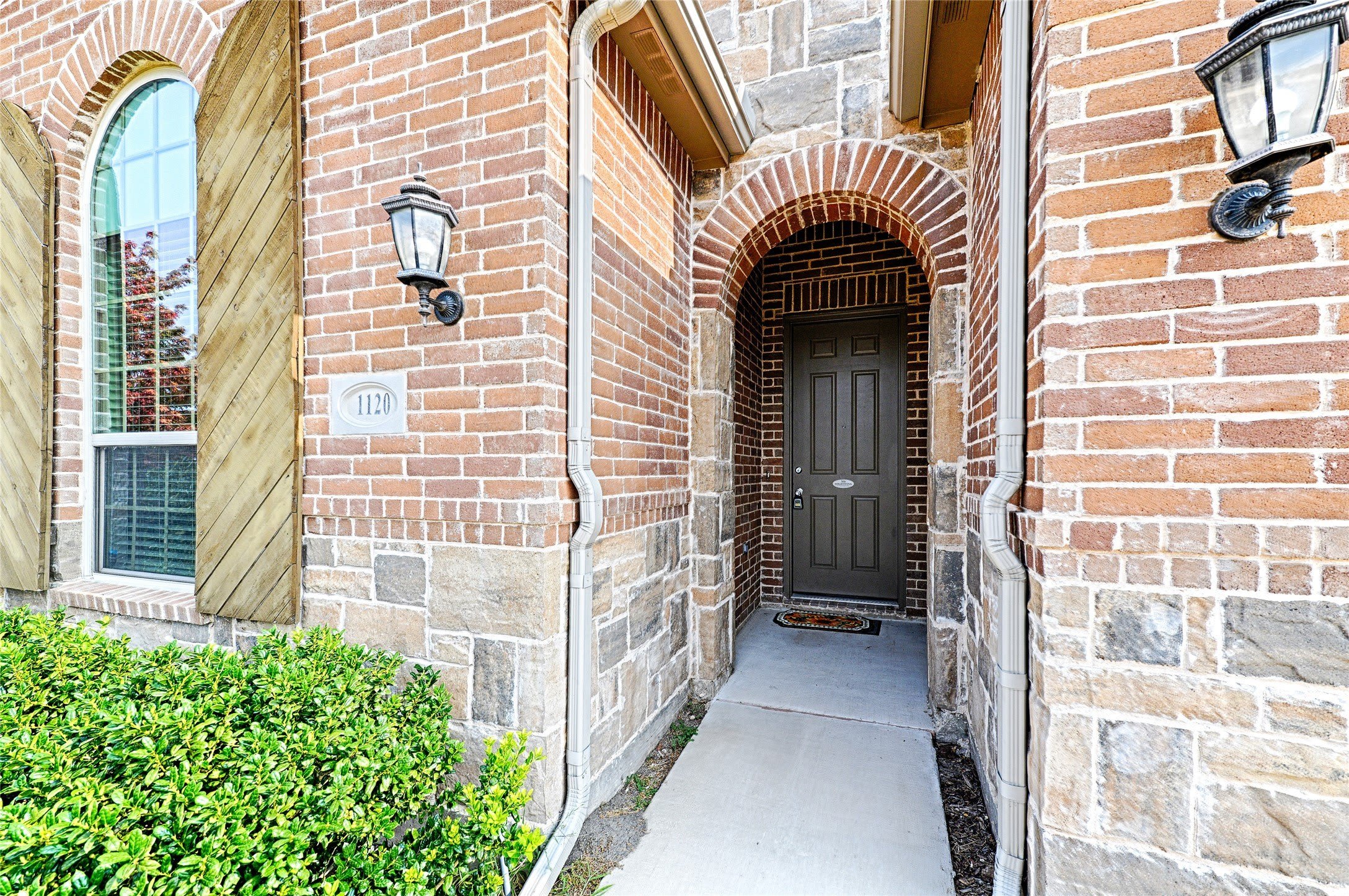 1120 Sheldon Drive – photo 4