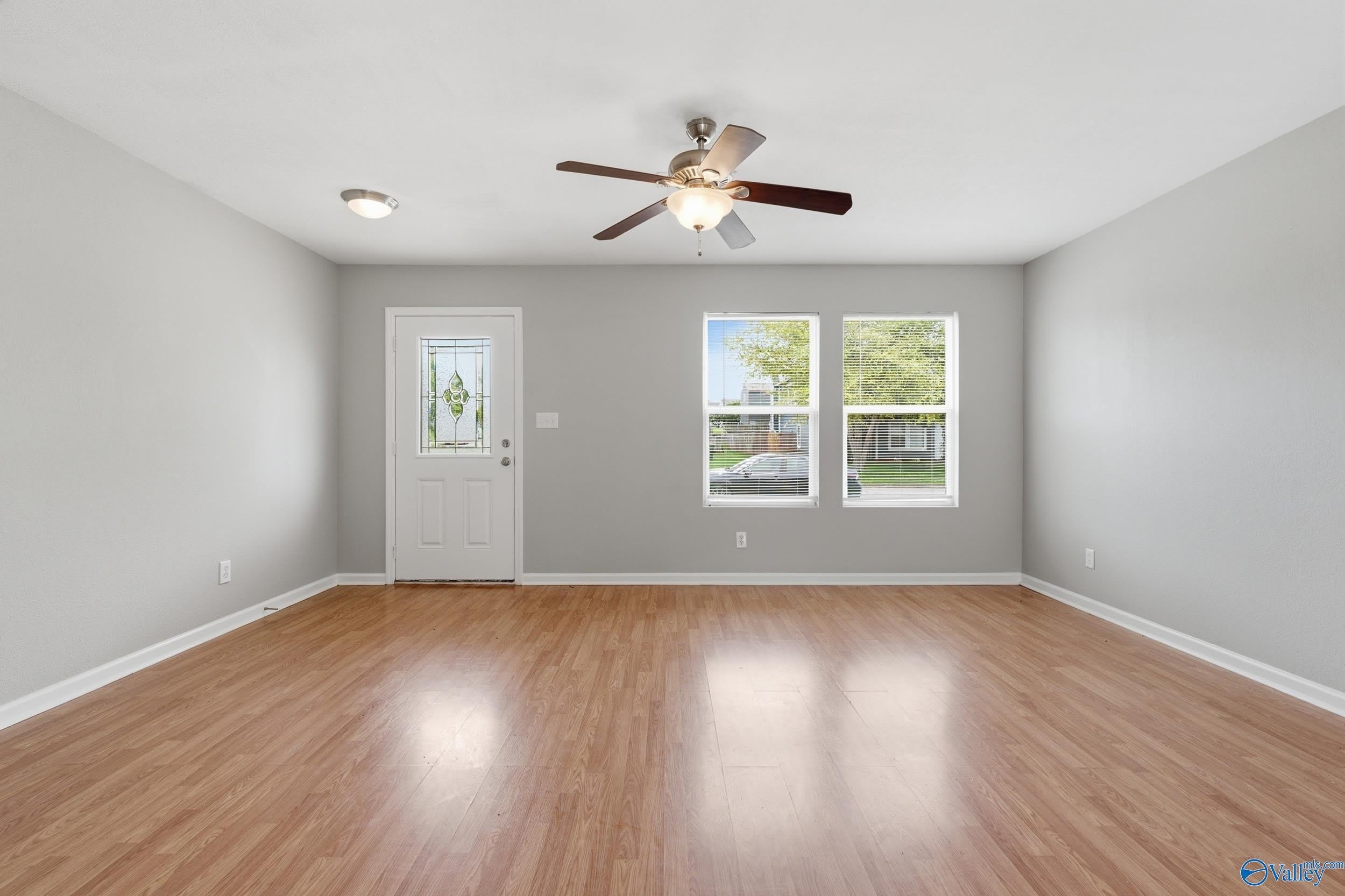 3262 Lakeland Drive – photo 2