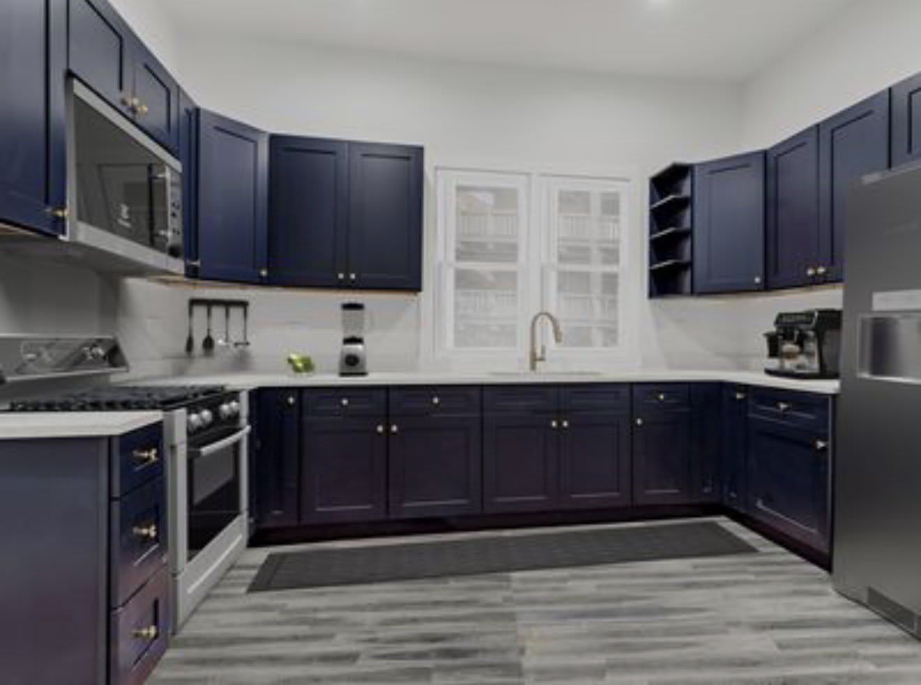 3053 E 79th Street – photo 2