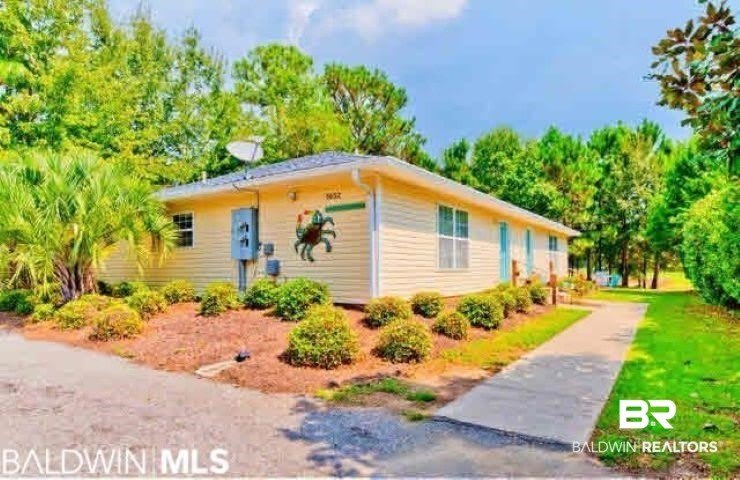 5652 Dee Street – photo 1