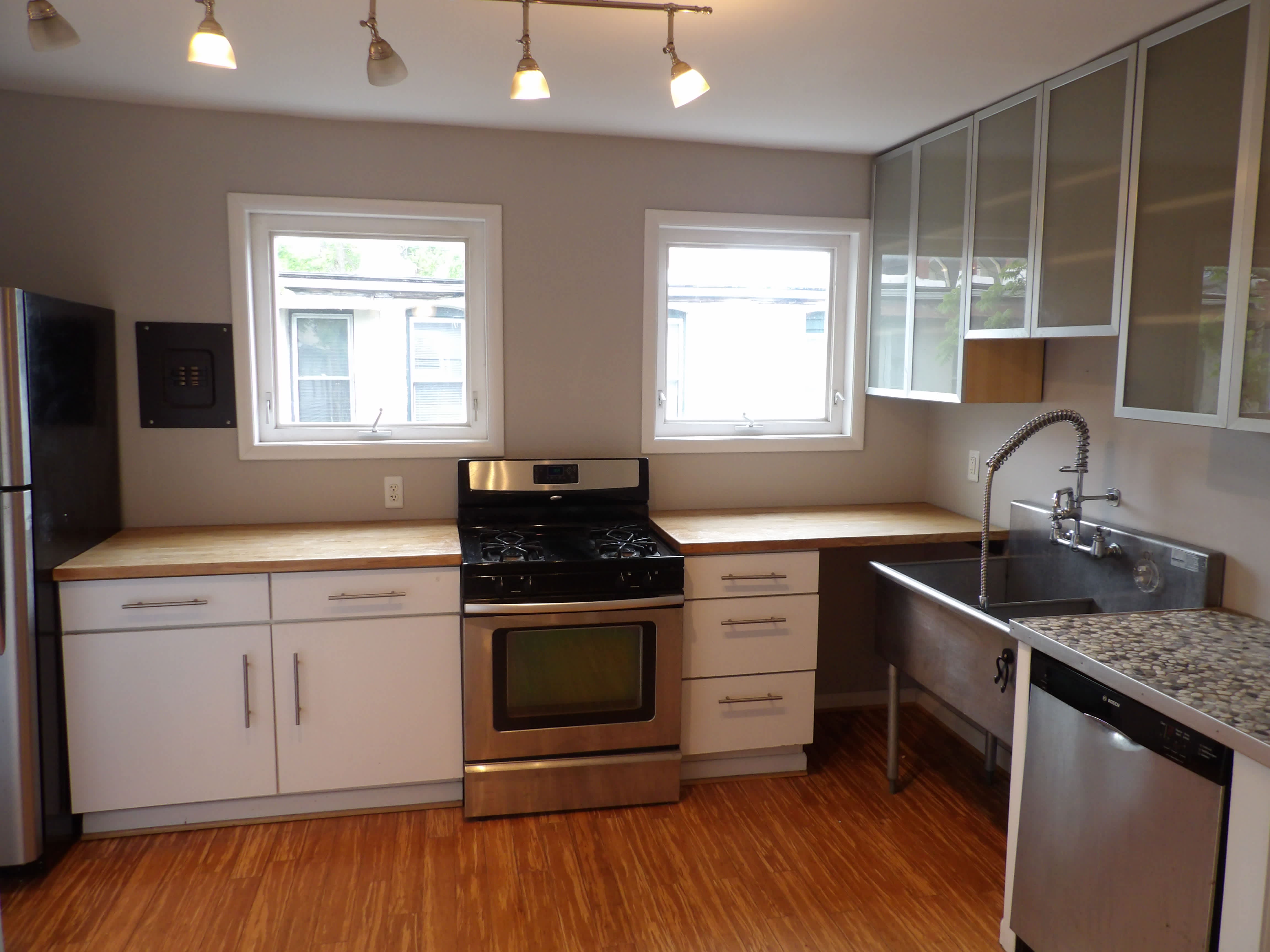 740 Elmwood Ave – photo 3