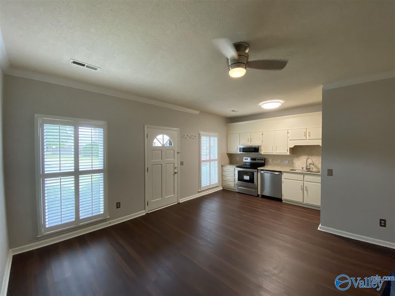 8136 Oldfield Road – photo 4