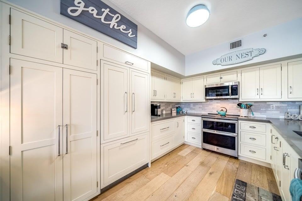 250 NE 3rd Avenue – photo 2