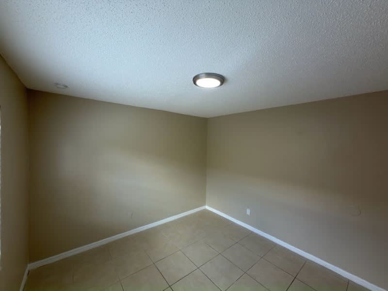 5523 Lehigh Avenue – photo 4