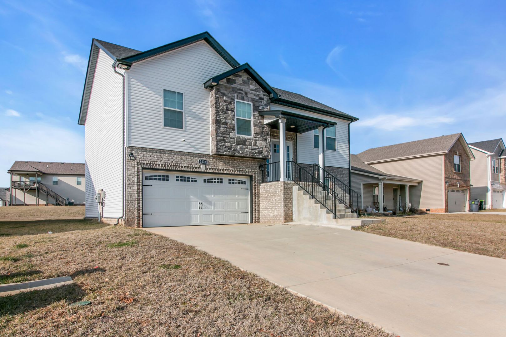 1037 Whitney Dr (For Rent) – photo 3