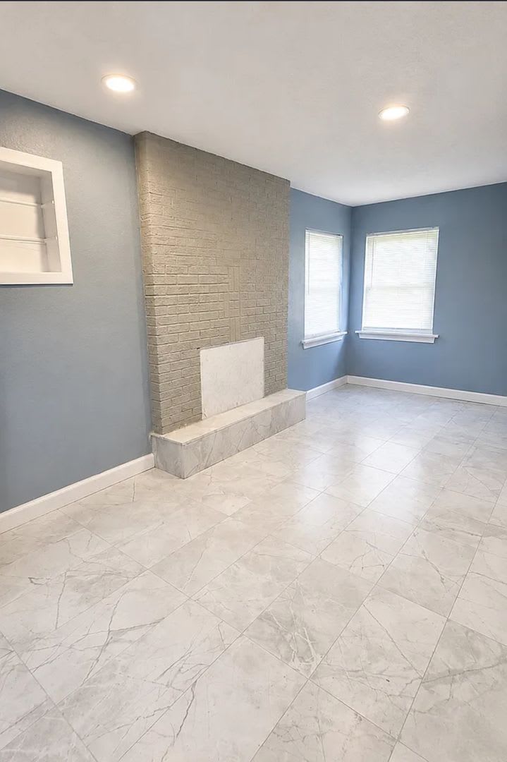 Half Off Security Deposit Fully Renovated 3Br Home With Huge Yard Off Street Parking Section 8 Welcome – photo 2