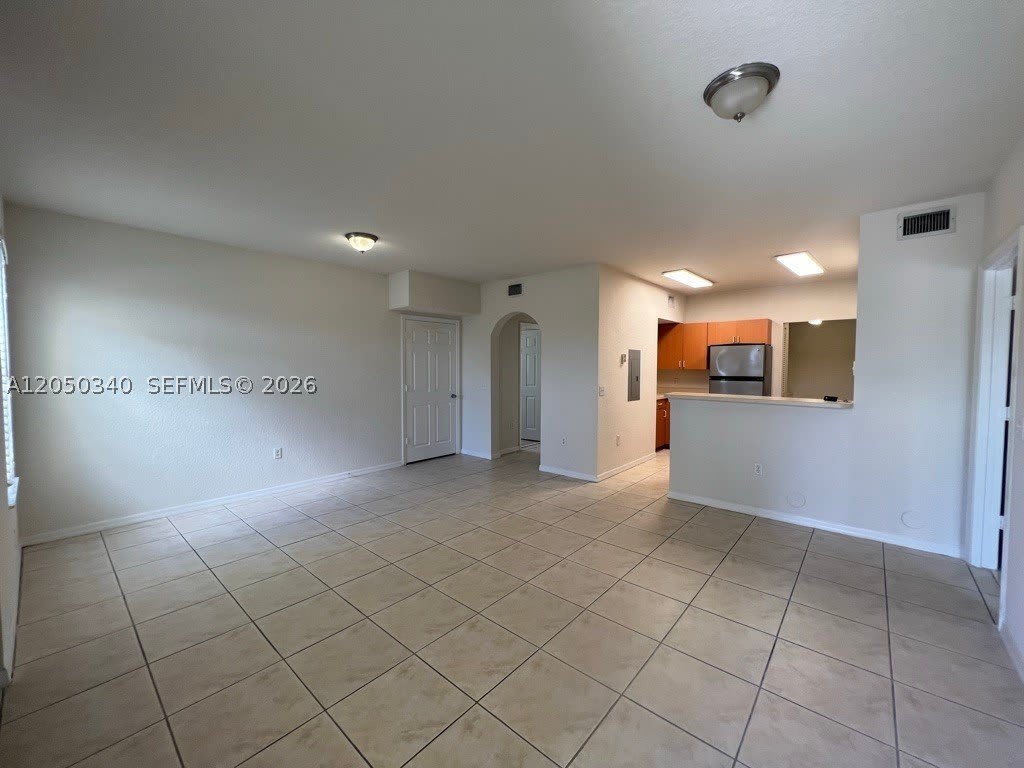 2006 Belmont Ln – photo 2
