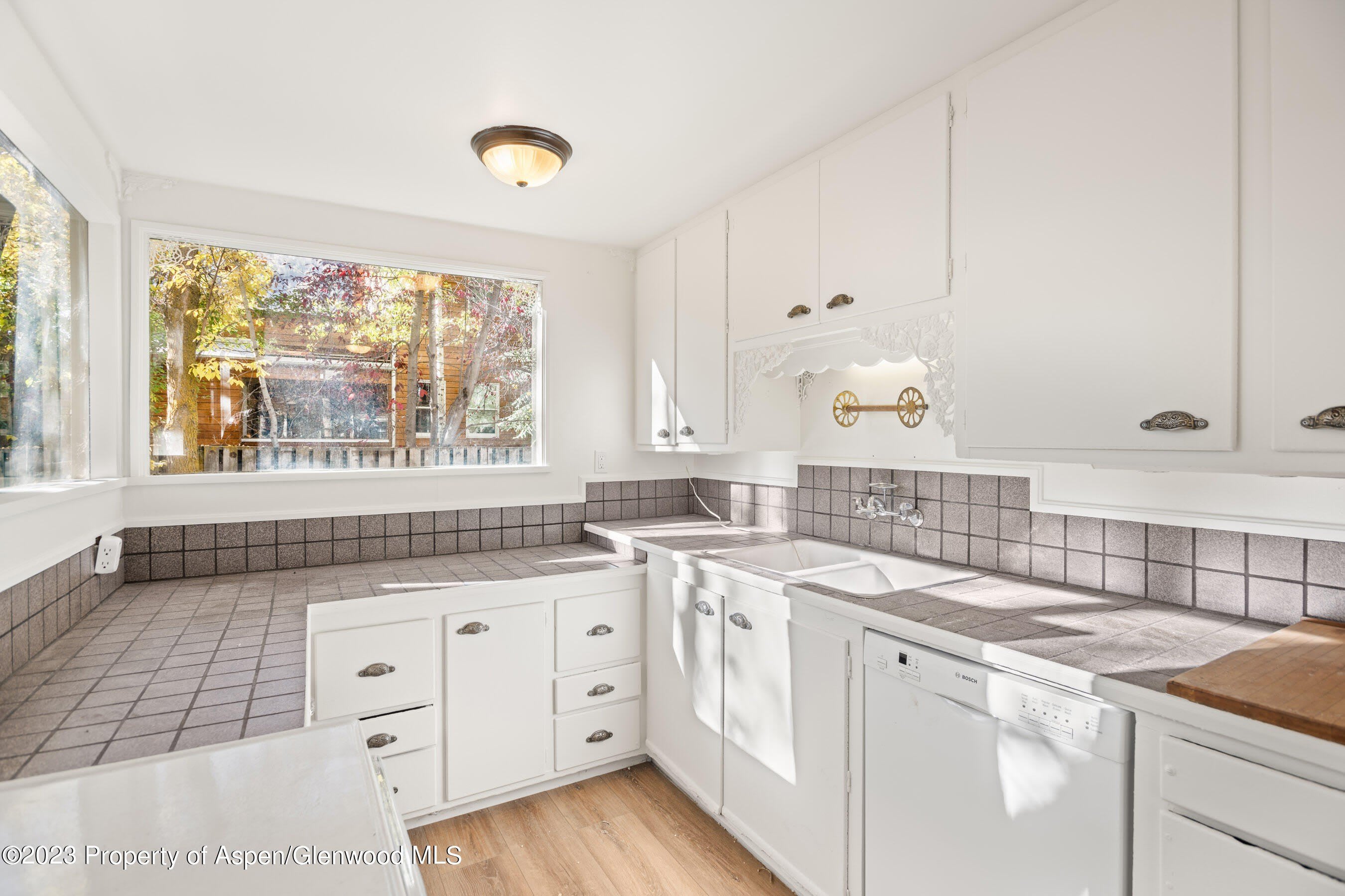 212 N Monarch Street – photo 5