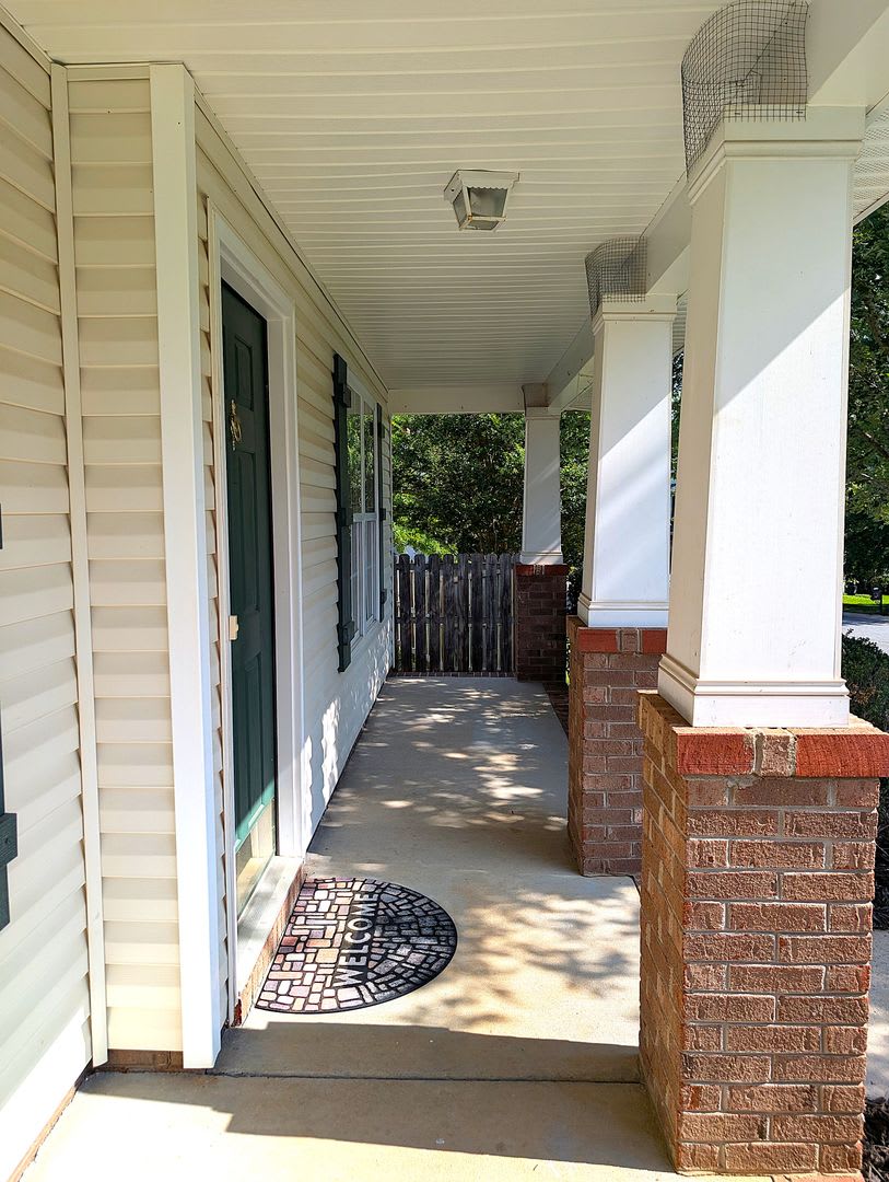 Waxhaw! 6 Bedroom Home! Master Bedroom's Up and Down! – photo 2