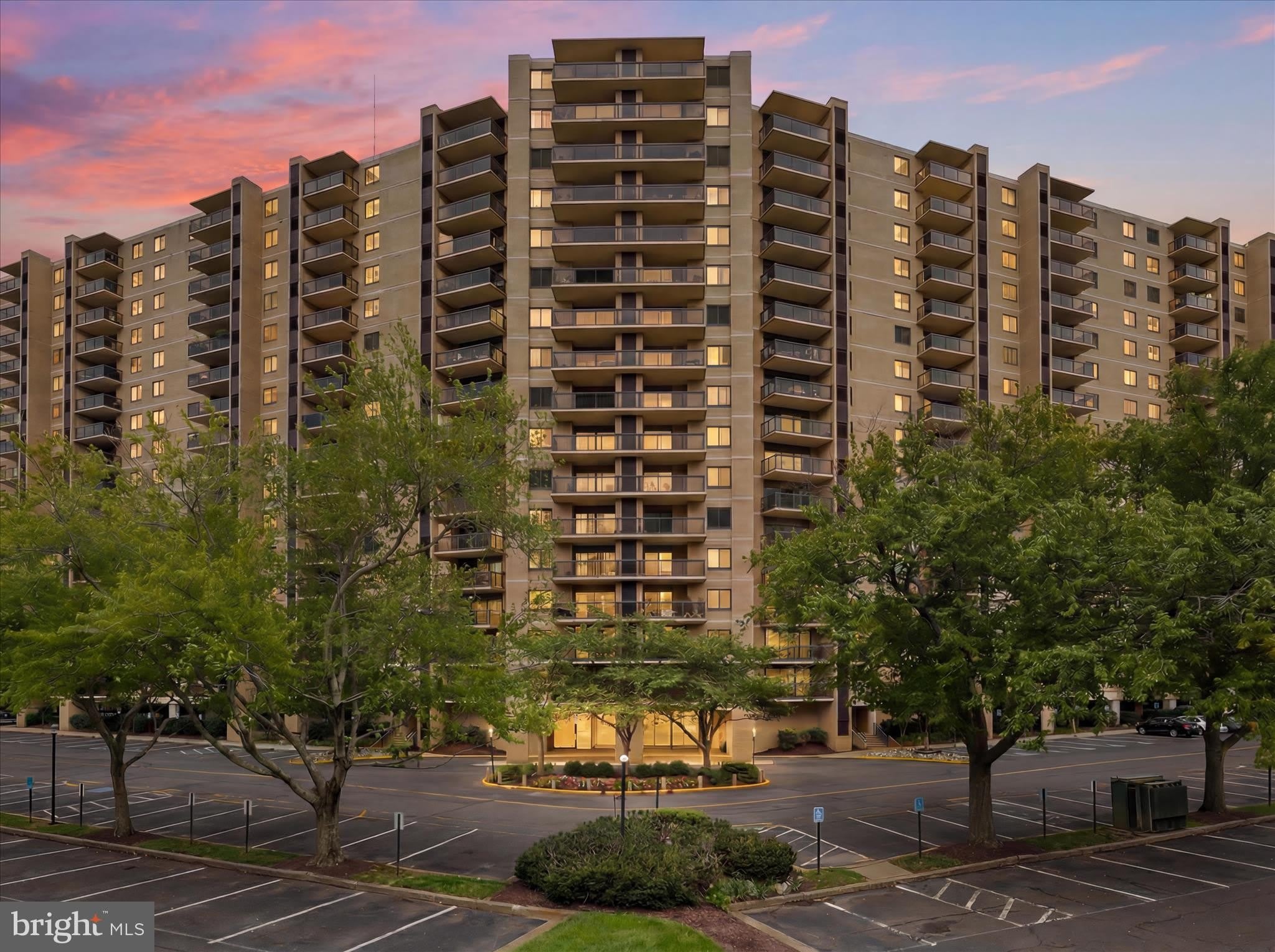 309 YOAKUM Parkway – photo 1