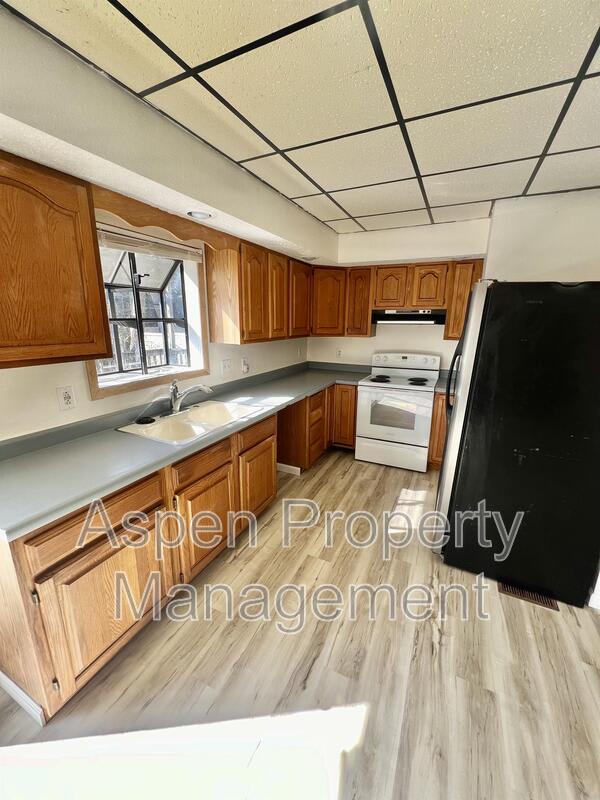 1313 Division Street – photo 2