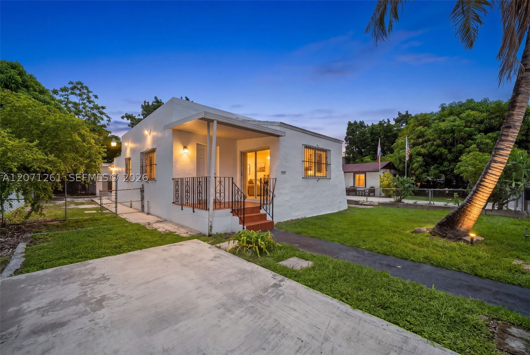 1227 Nw 27Th St – photo 1