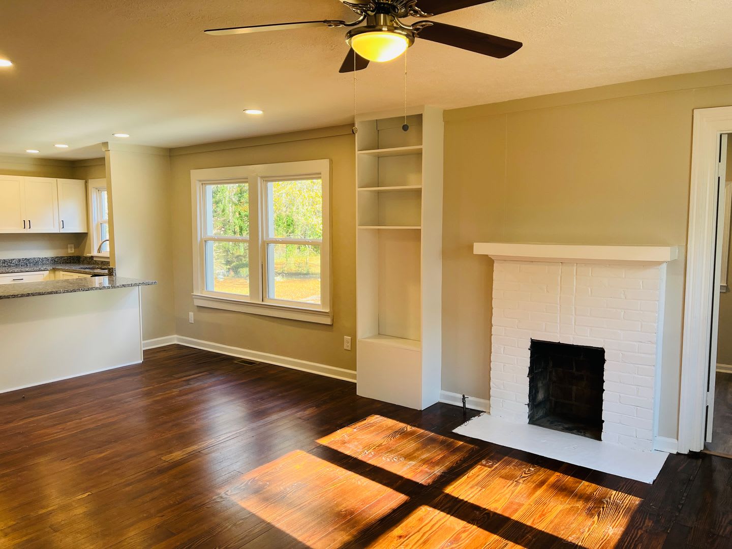 Wow! Renovated 3 bedroom home in Fairburn! Must See! – photo 4