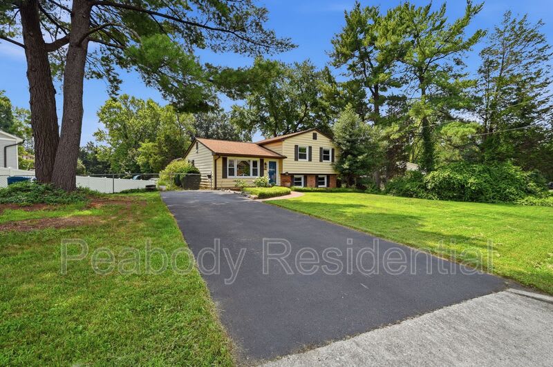 6426 Carriage Dr – photo 2