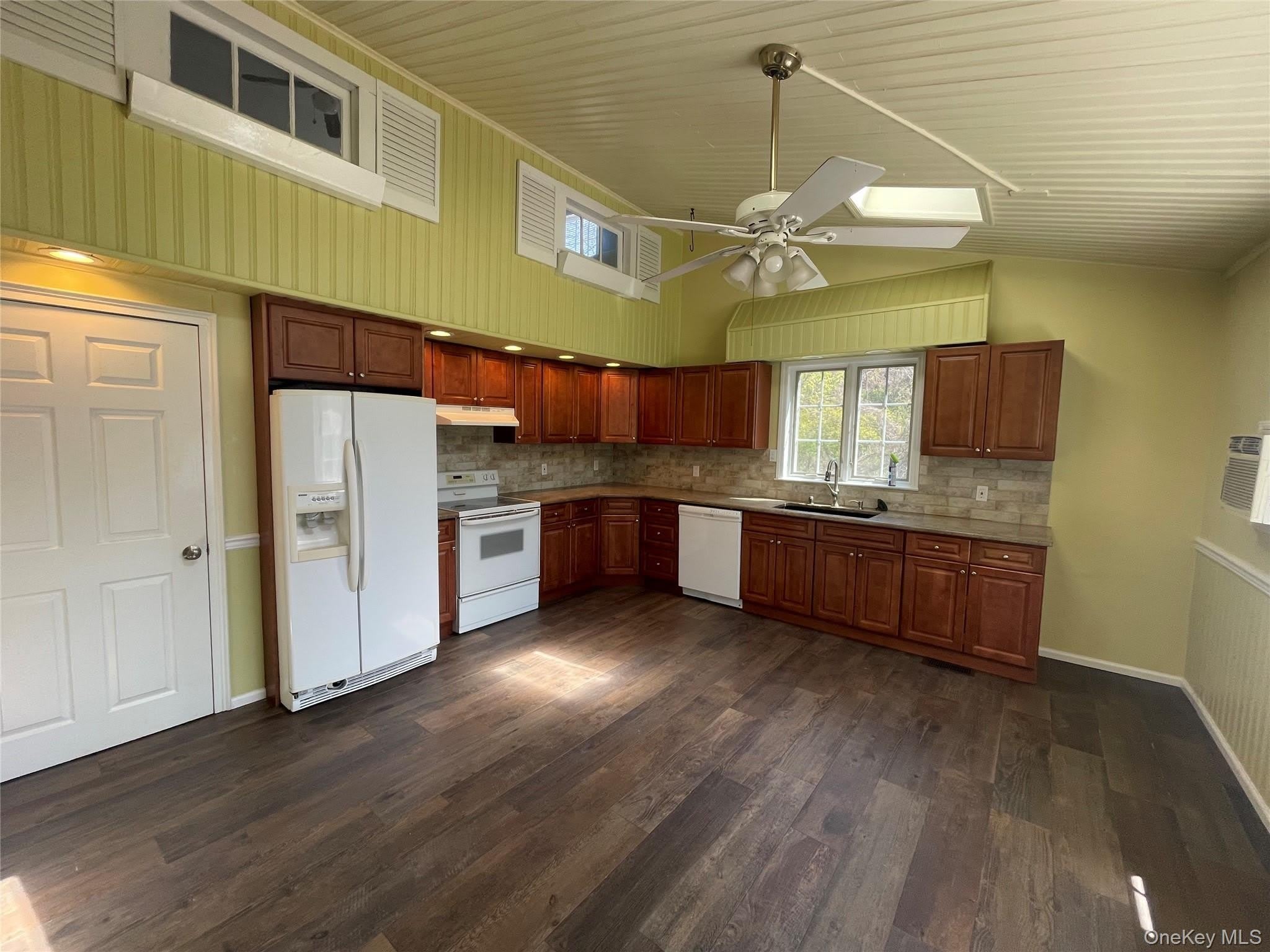 496 N Country Road – photo 4