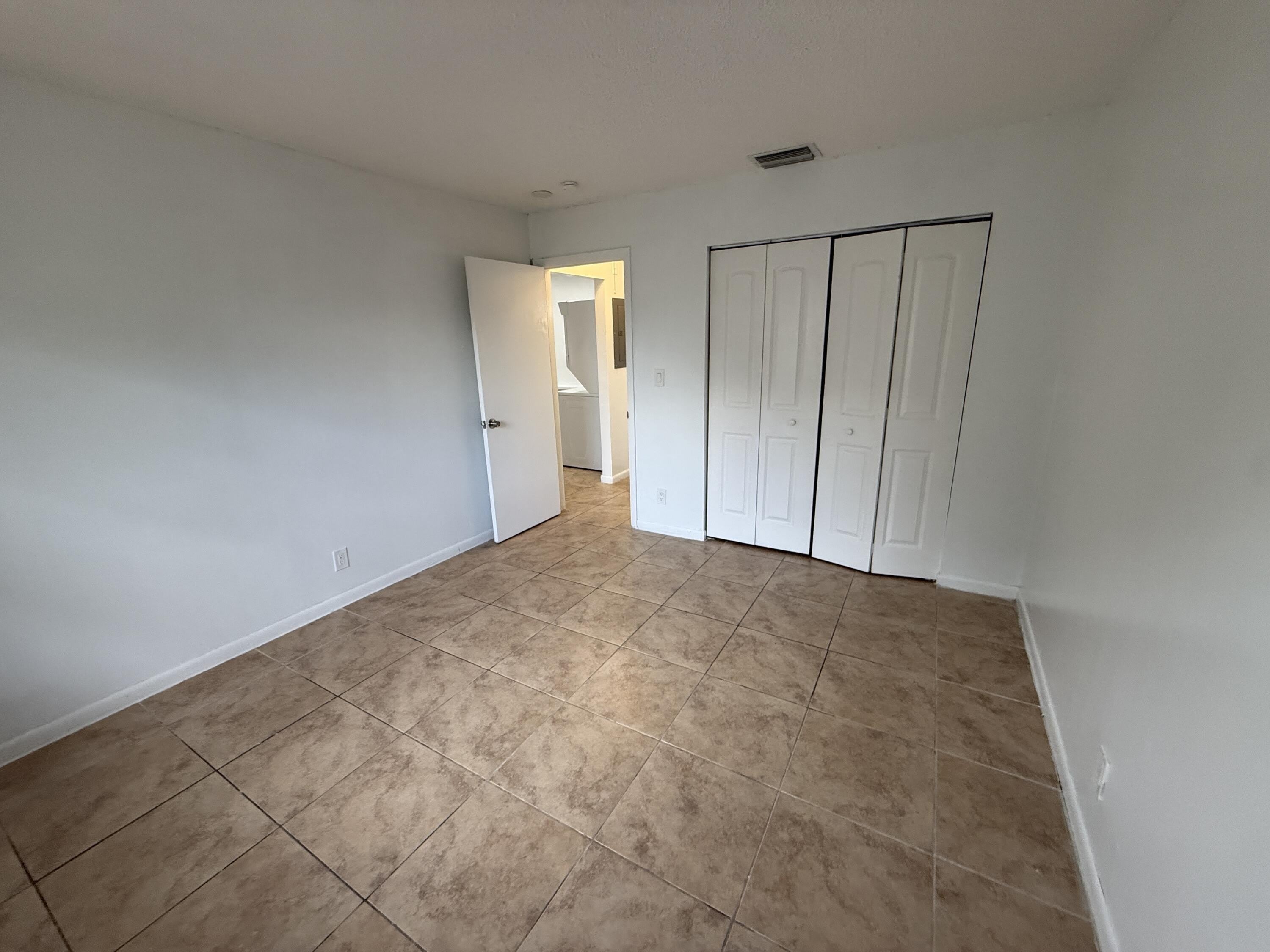 1941 NW 14th Avenue – photo 4