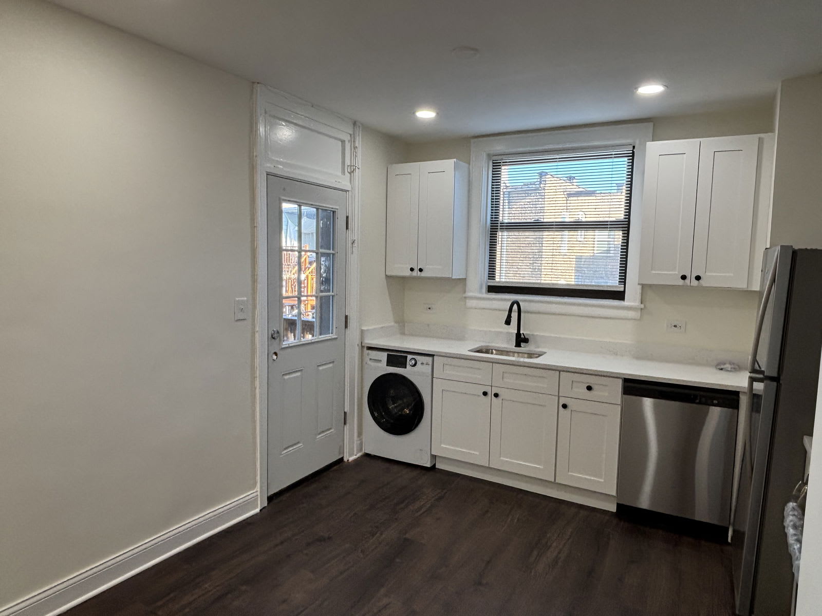 5509 North Lincoln Avenue – photo 3
