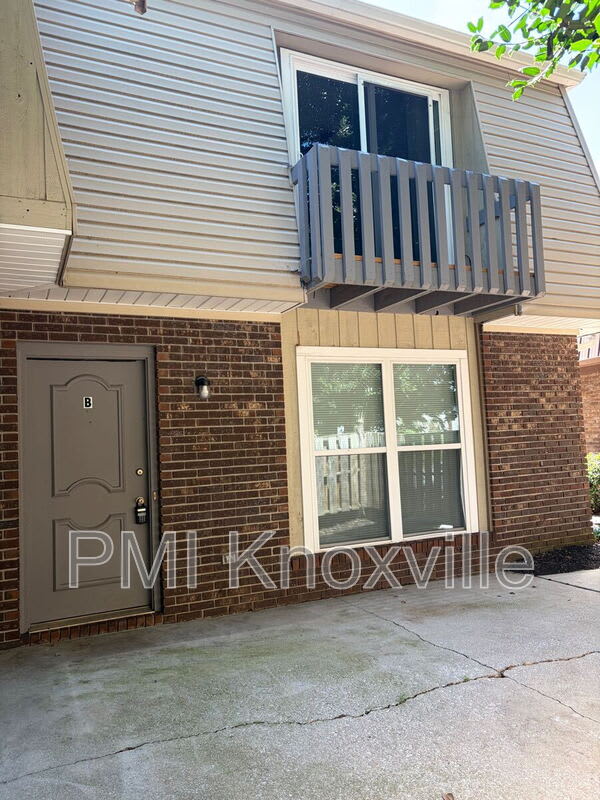 9120 Woodpark Ln – photo 2