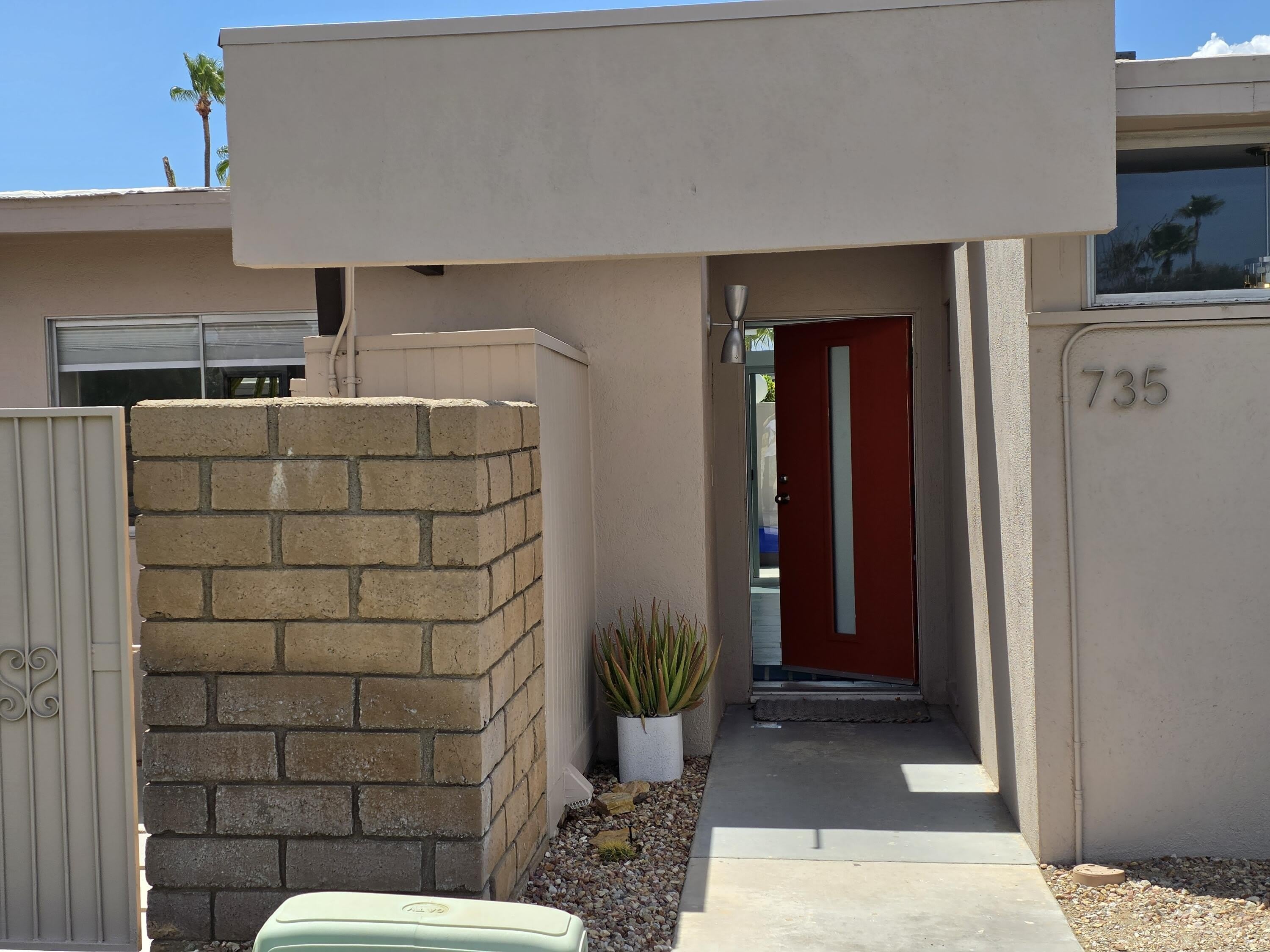 735 E Louise Drive – photo 3