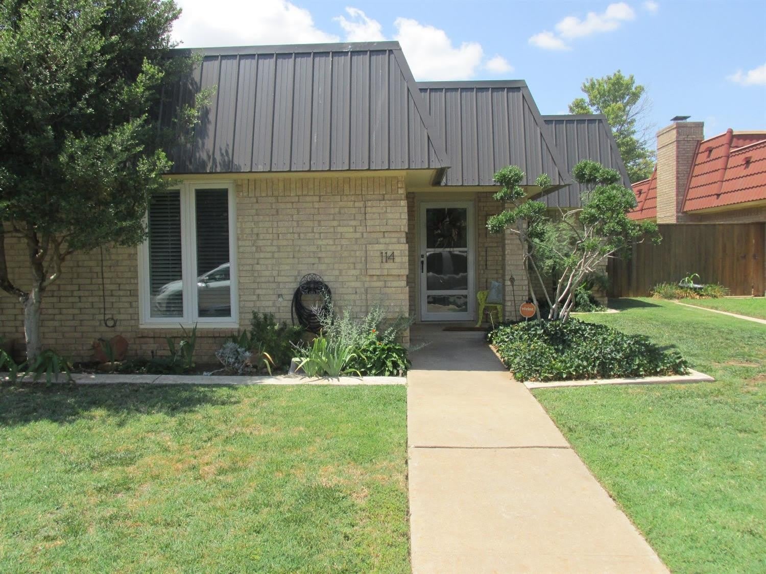 114 Troy Avenue – photo 3