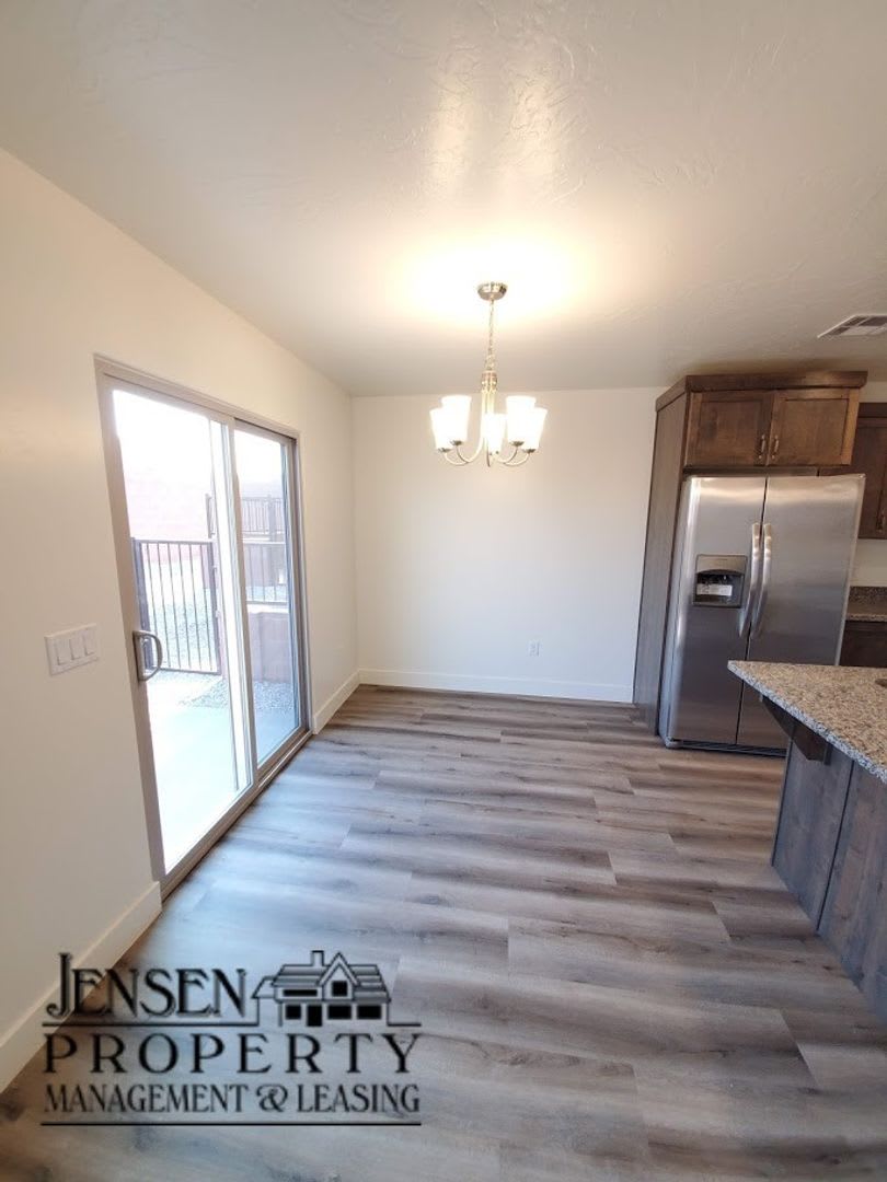 4 Bedroom Home in Desert Bluffs – photo 5