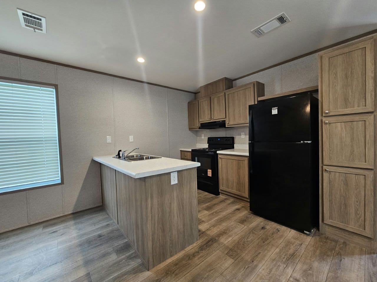 518 Suwanee Drive – photo 3