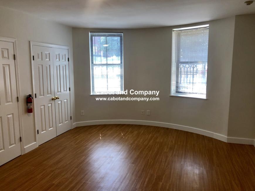 614 Massachusetts Ave. – photo 2