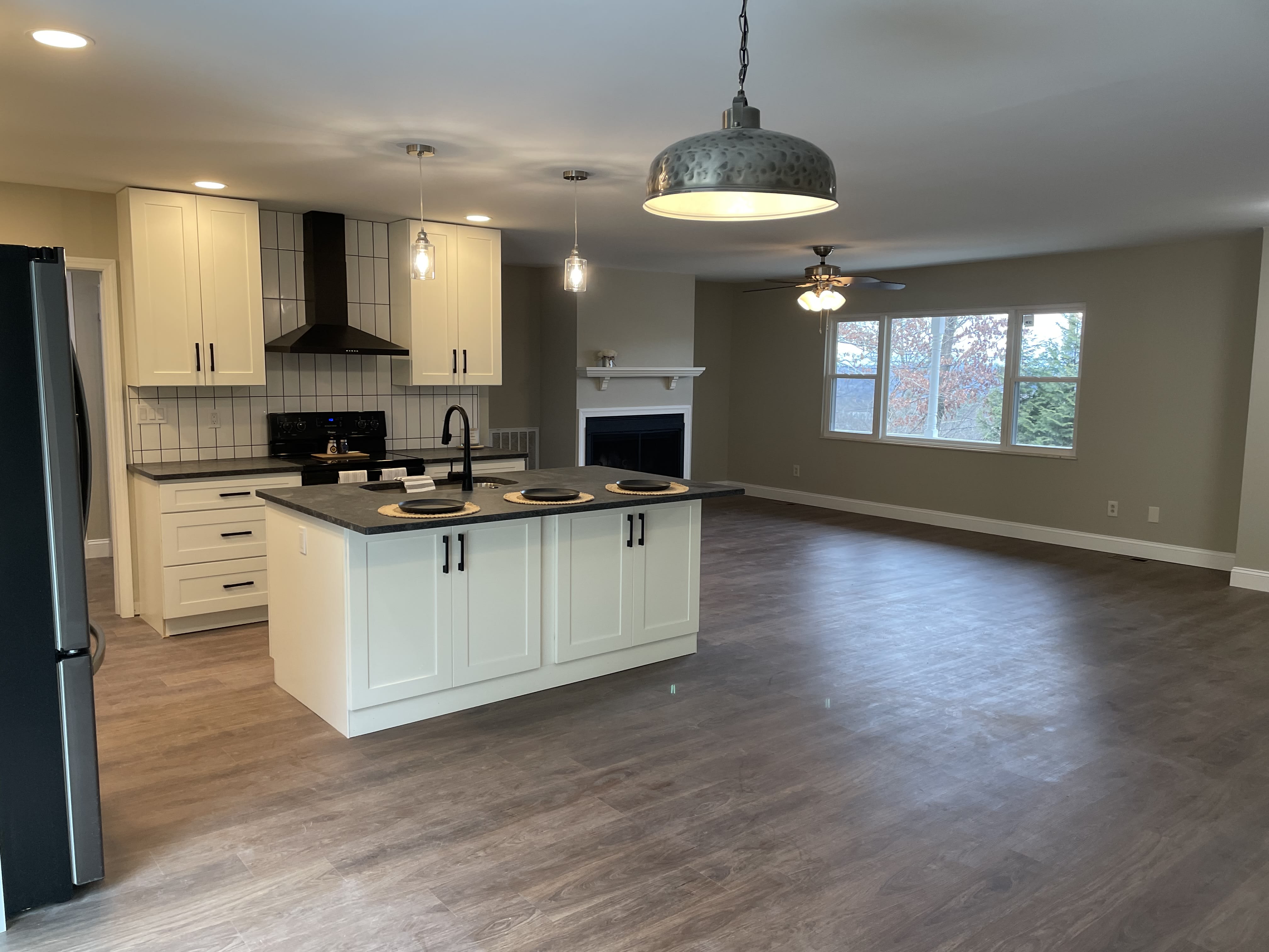6130 Grove Dr – photo 3