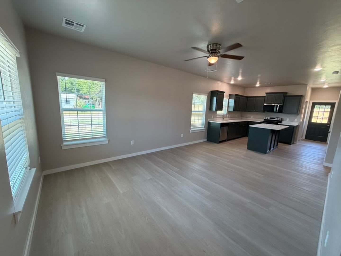 Stylish Move In Ready 3 Bedroom Home In Lawton – photo 4