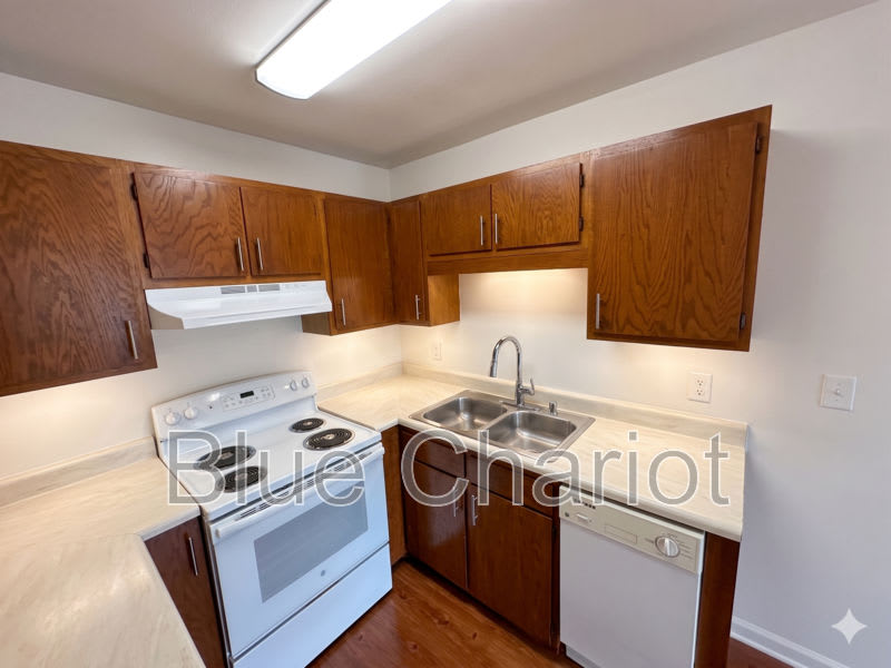 502 Raynor Street – photo 2