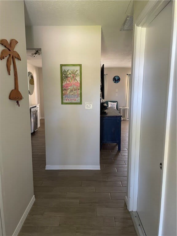 1421 THORNHILL LANE – photo 2