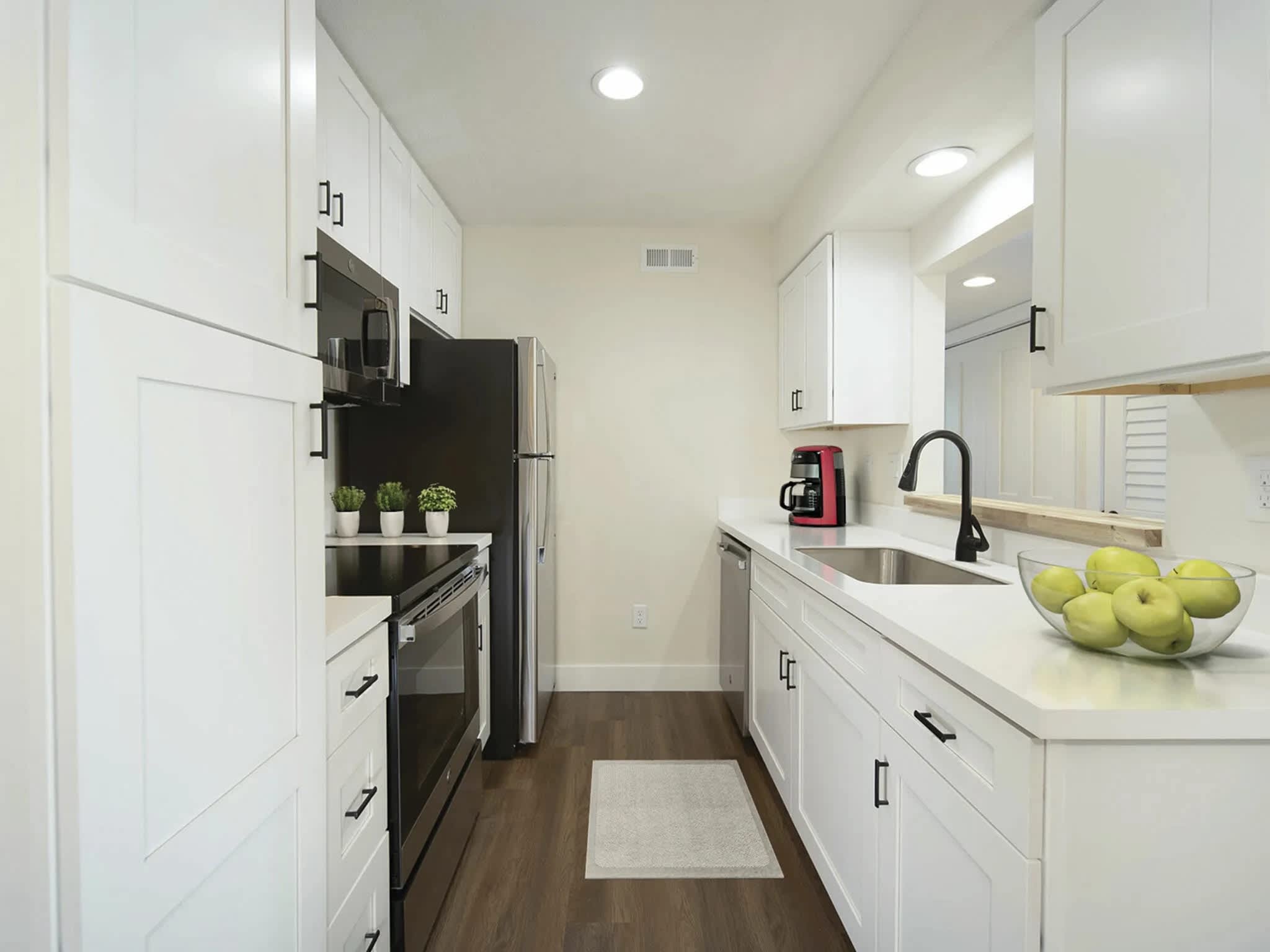 Coming Soon 2 Bed 1 Bath Bungalow Near Lafayette Park – photo 1