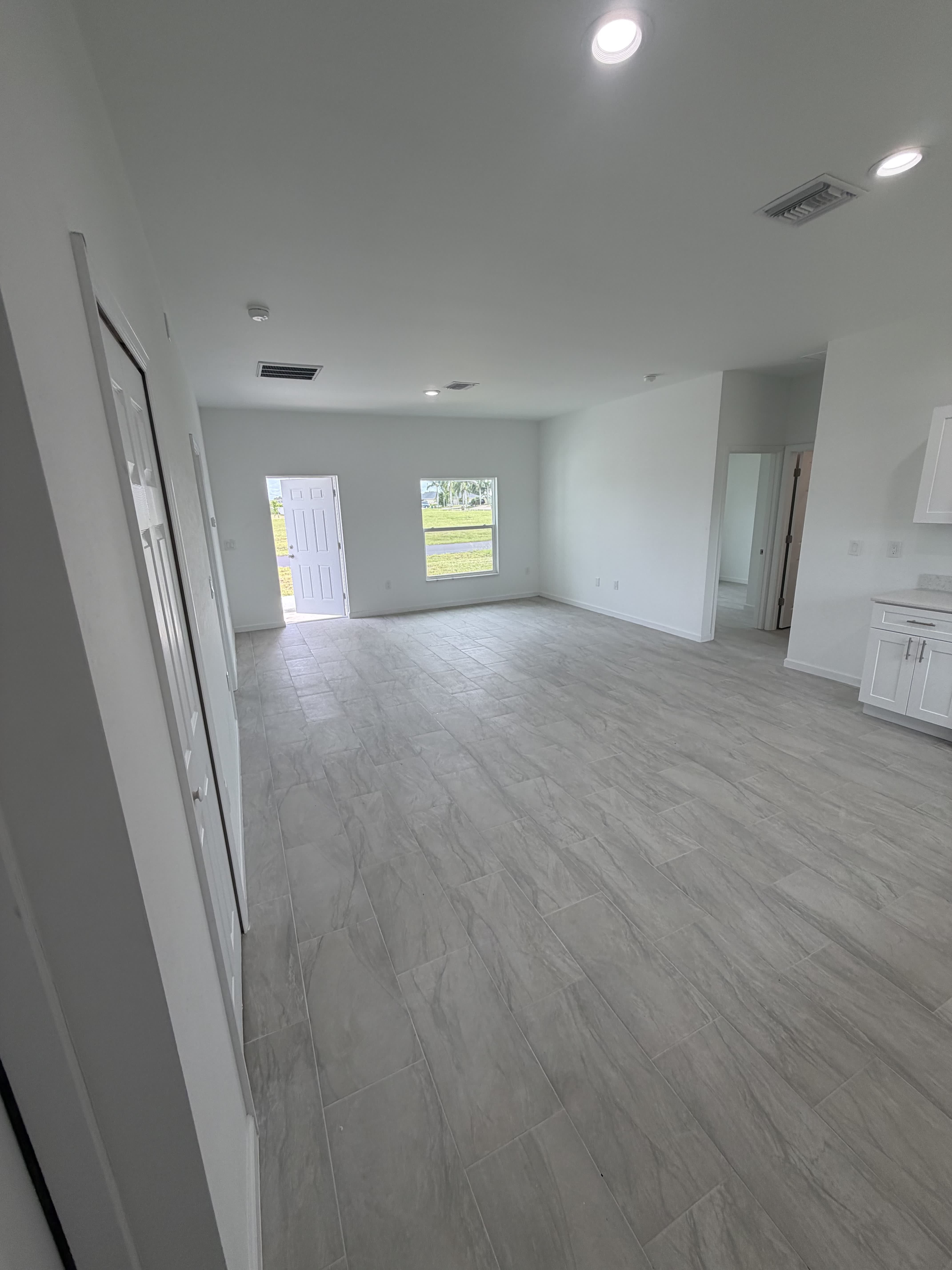 1409 Ne 23rd St – photo 4
