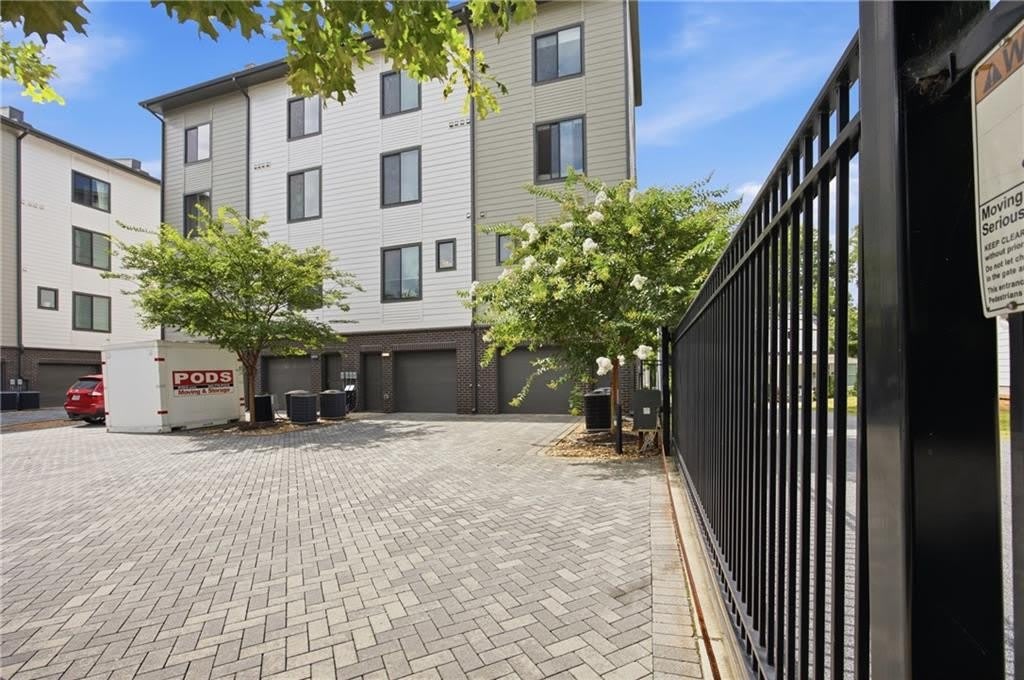 211 Bass Street SW – photo 4