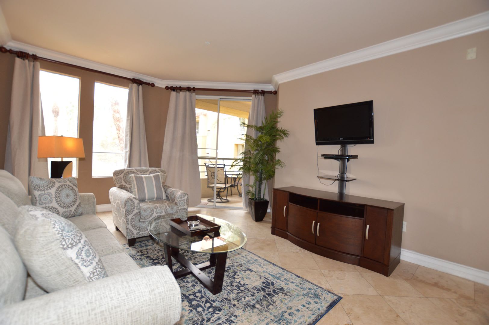 Meridian Fully Furnished Condo with Pool view. – photo 2