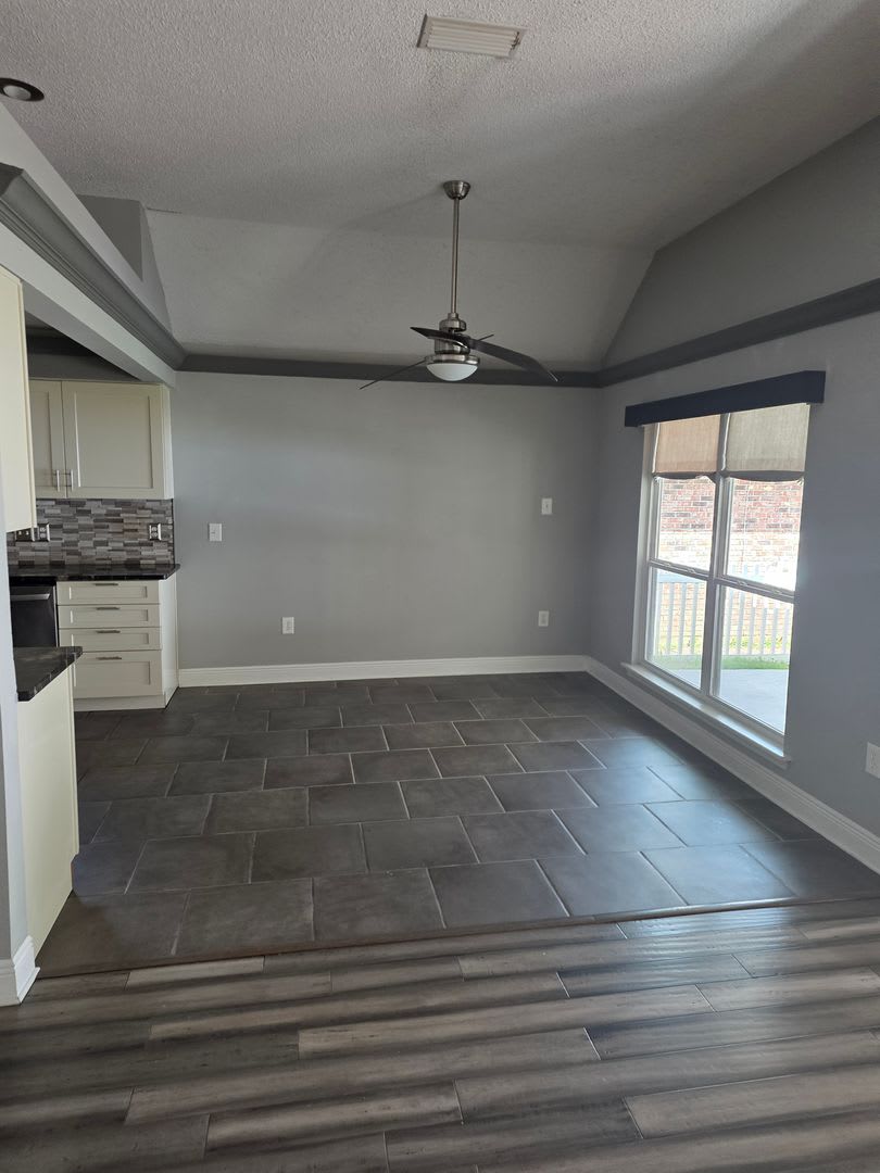 Water Front Living 3 Bedroom 2 Bath Open Floor Plan No Carpet – photo 5