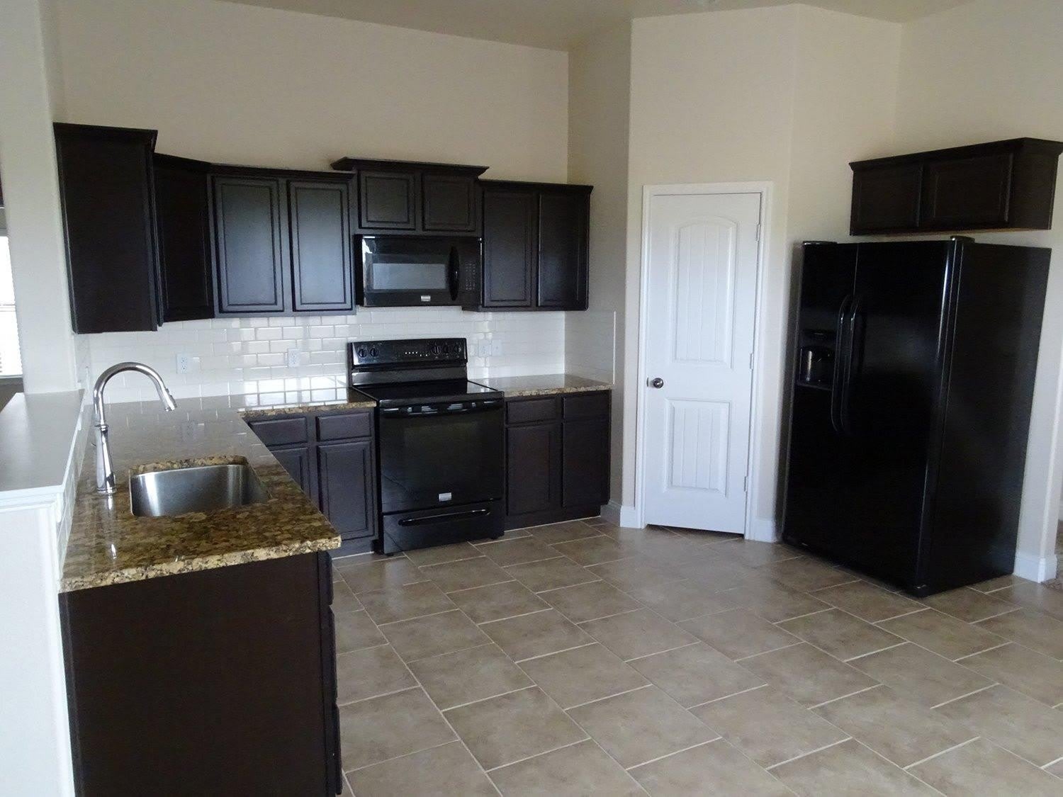 11107 Everett Avenue – photo 4