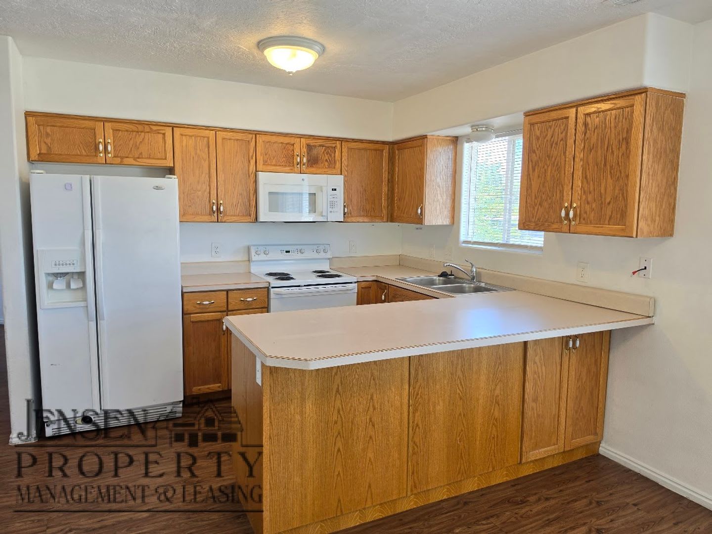 Down Town Three Bedroom! – photo 3