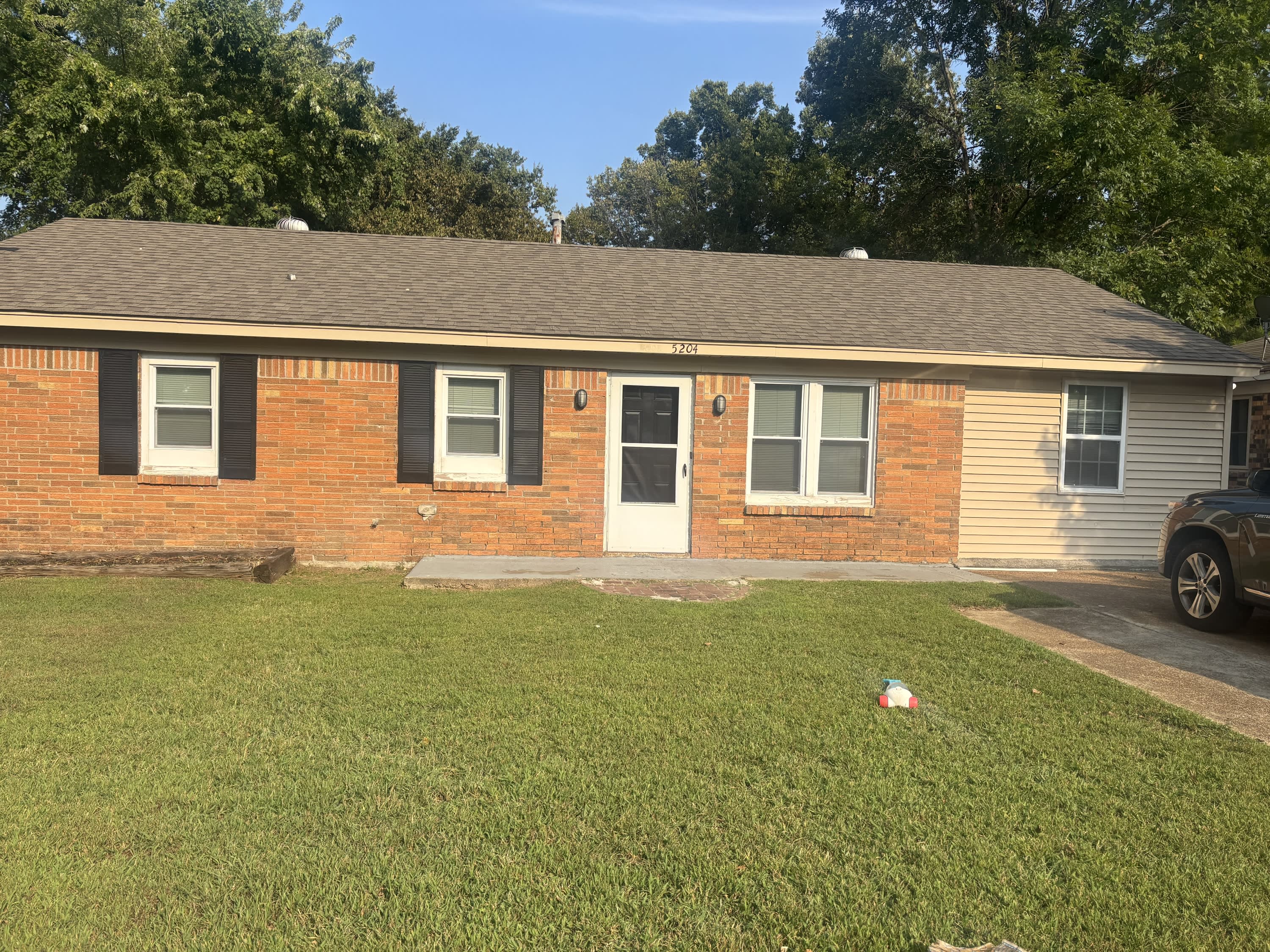 5204 Breckenwood Drive – photo 1